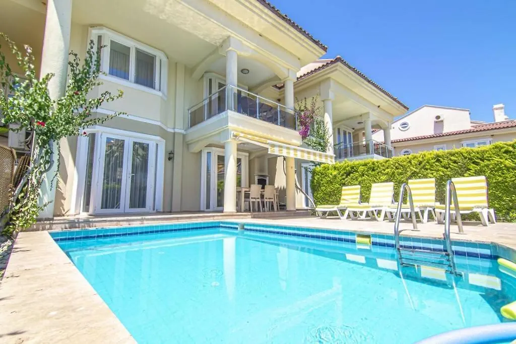 Calis'Ta Denize Sifir 8 Kisilik Villa Pearl 8 페티예