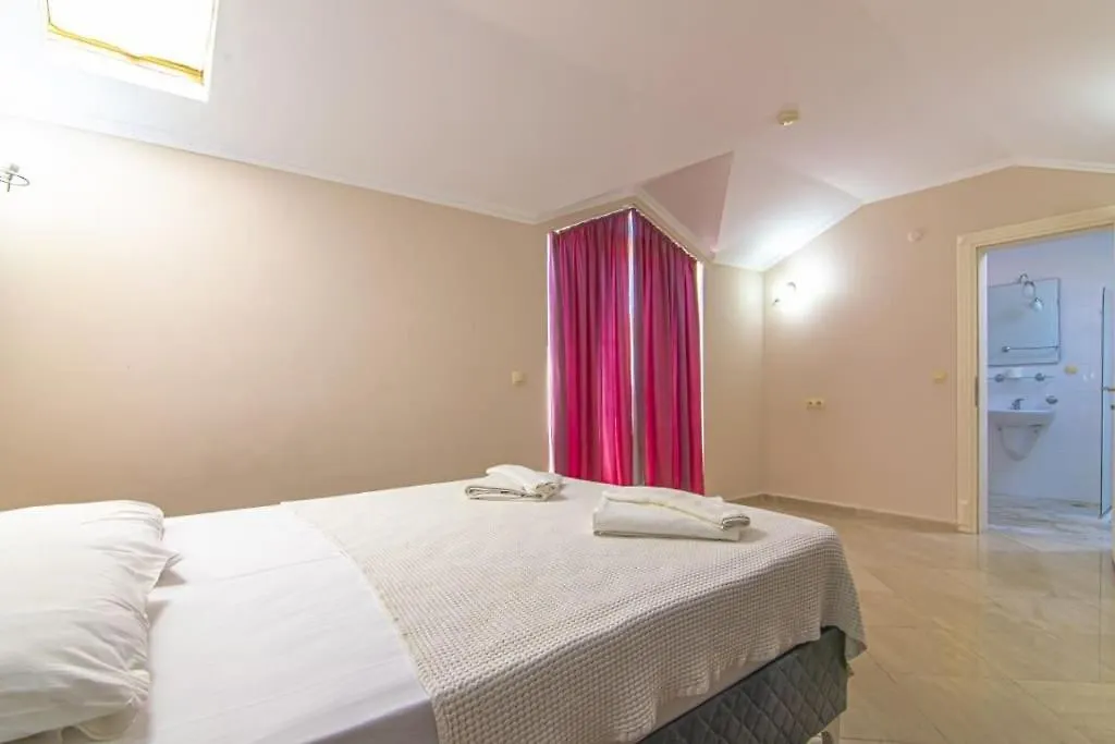 Calis'Ta Denize Sifir 8 Kisilik Villa Pearl 8 Fethiye 0*,  Turkey