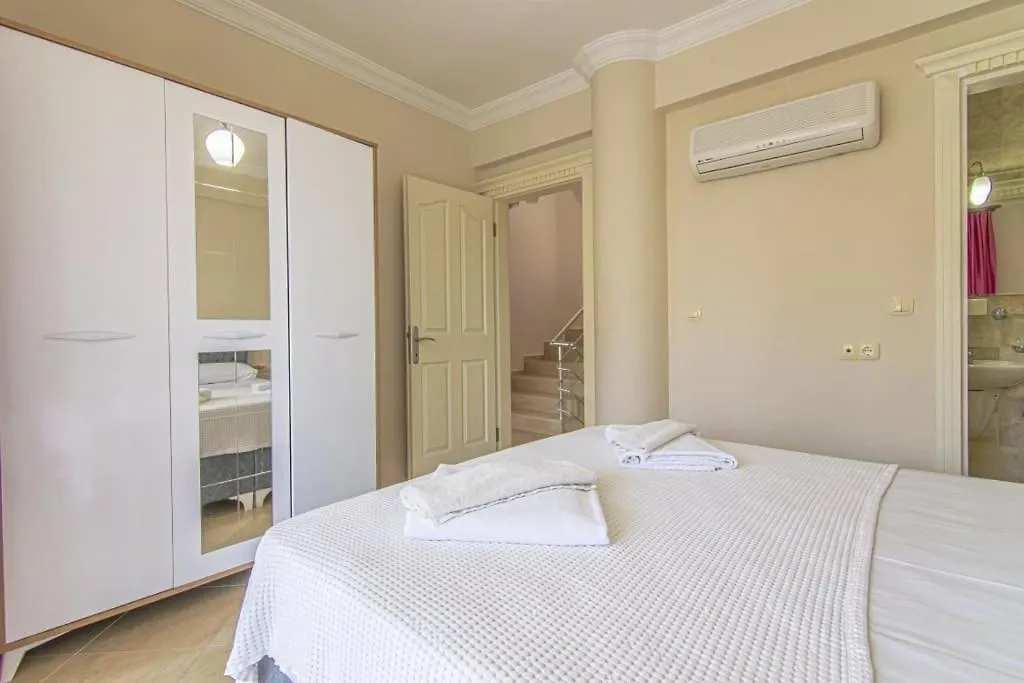 Calis'Ta Denize Sifir 8 Kisilik Villa Pearl 8 Fethiye
